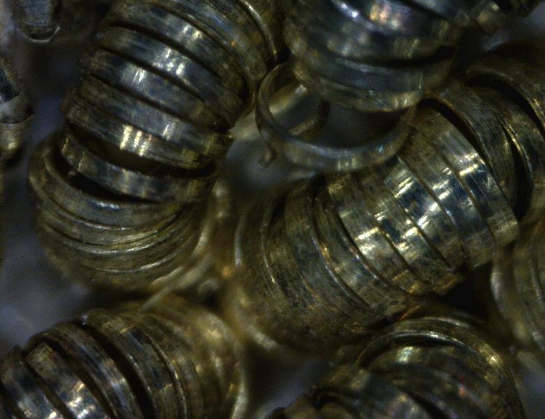 Hilo metálico de puntilla